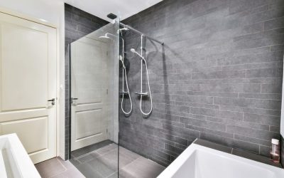 Cloison de douche : choix et conditions de pose